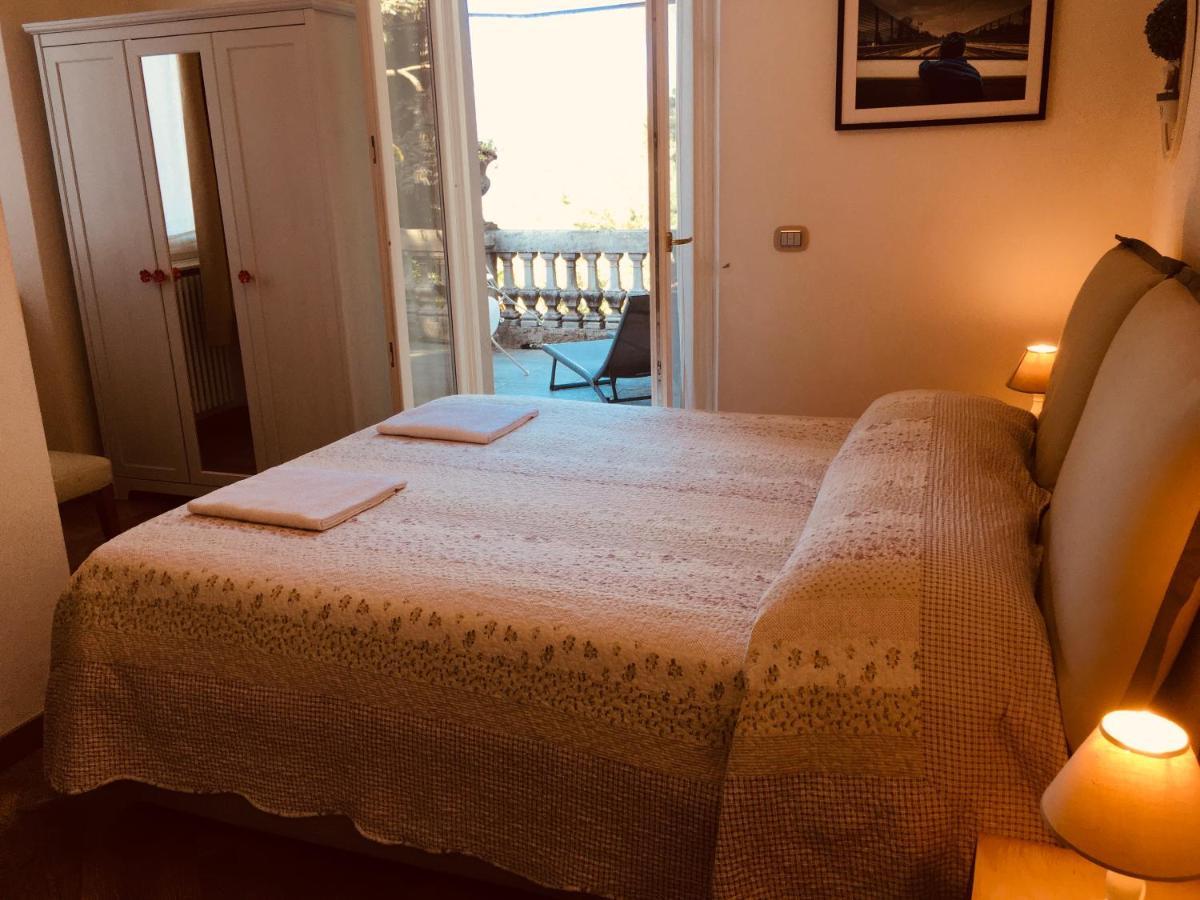 Doppelzimmer mit Seeblick und Terrasse